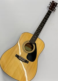 YAMAHA FD01S ACOUSTIC GUITAR WITH SOFT SIDED CARRYING CASE