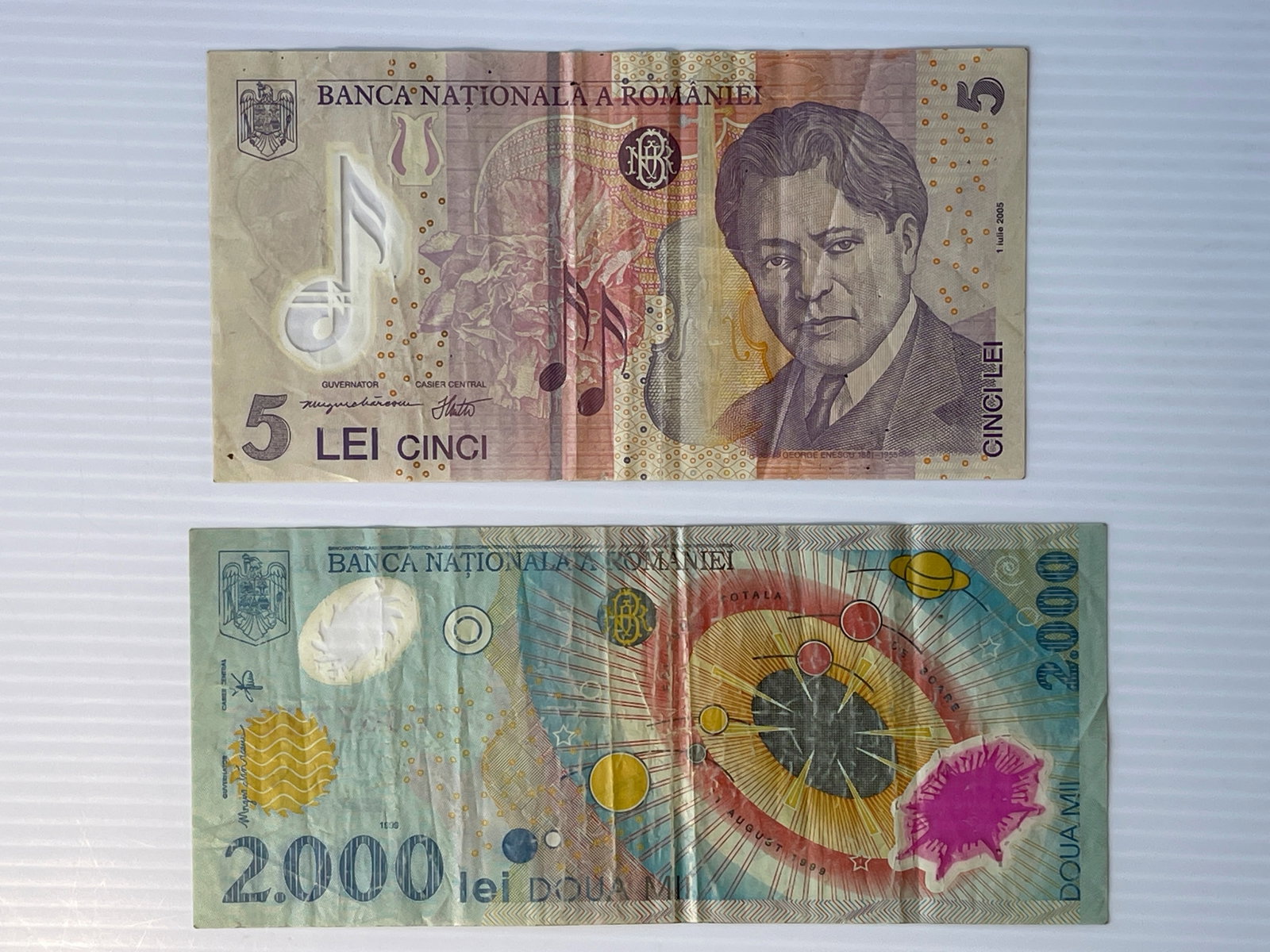 TWO ROMANIAN BANKNOTES PAPER CURRENCY SET (1 of 2)