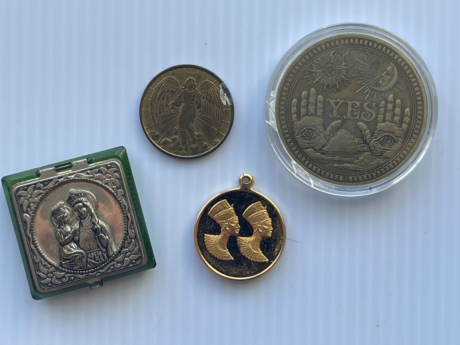 RARE SPIRITUAL TOKEN SET: RARE SPIRITUAL TOKEN SET FEATURING ROSARY IN SILVER AND EMERALD GLASS LOCKET - MADE BY CAMBRIDGE GLASS COMPANY IN THE 1920’S - BOX IS KNOWN AS THE 704 PATTERN - MADE WITH URANIUM GLASSS. ALSO FEATUR