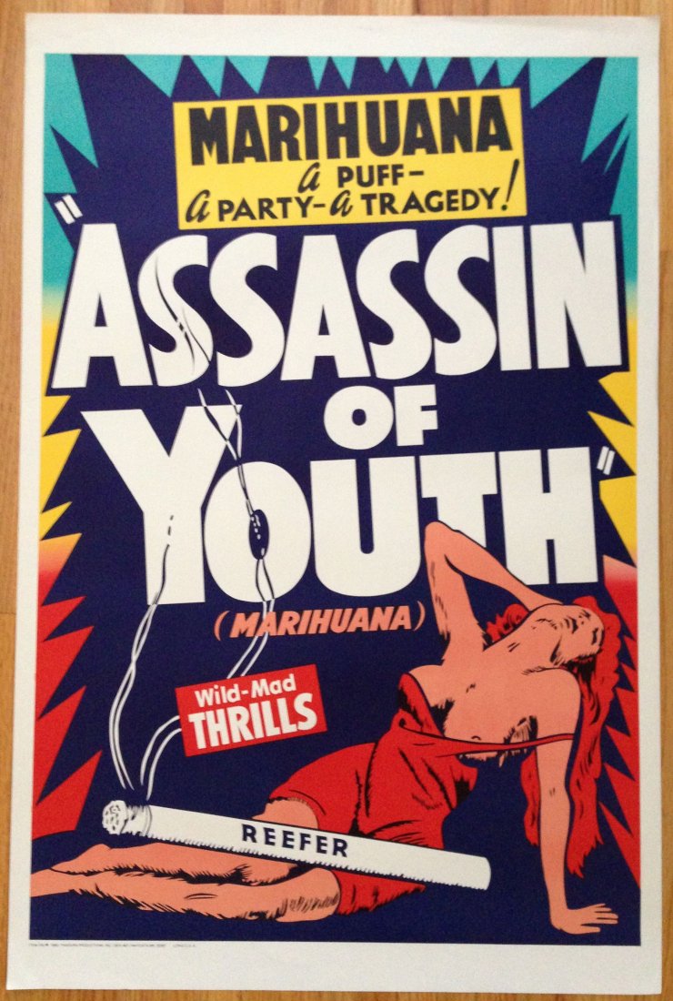 1969 MARIJUANA HIPPY POSTER - MINT: 1969 MARIJUANA HIPPY POSTER - MINT 1969 - Pandora Productions. 24" x 41"". Heavy Stock. The 100'th Poster from Pandora Productions. This 1969 Litho reads: MARIHUANA a puff - a party - a tragedy! ASS