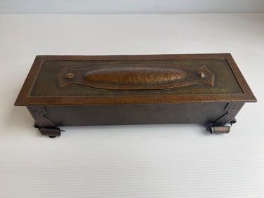 ARTS AND CRAFTS HAMMERED COPPER & BRASS JEWELR BOX