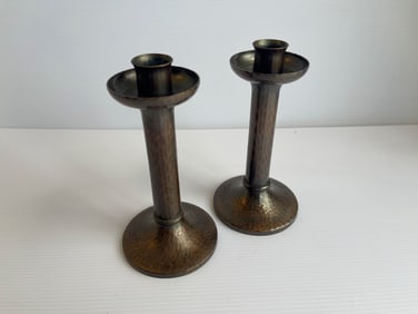 PAIR OF ROYCROFT HAMMERED COPPER CANDLESTICKS