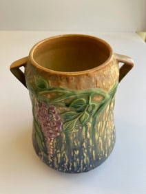 ROSEVILLE WISTERIA 1933 VINTAGE ARTS & CRAFTS POTTERY VASE