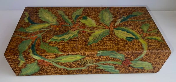 CHRISTMAS HOLLY DESIGN PYROGRAPHY BOX