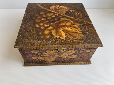 FLORAL GRAPES PYROGRAPHY