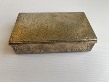 ARTS AND CRAFTS HAMMERED STERLING SILVER BOX