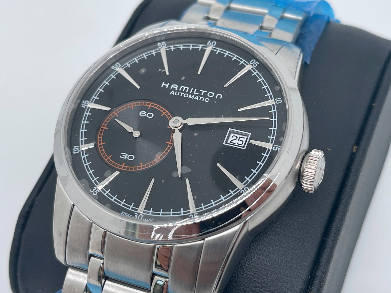Men's HAMILTON Railroad Automatic H405150 Stainless Steel Black Dial Men's Watch: Men's HAMILTON Railroad Automatic H405150 Stainless Steel Black Dial Men's Watch. Watch is mint. Box is Fair.