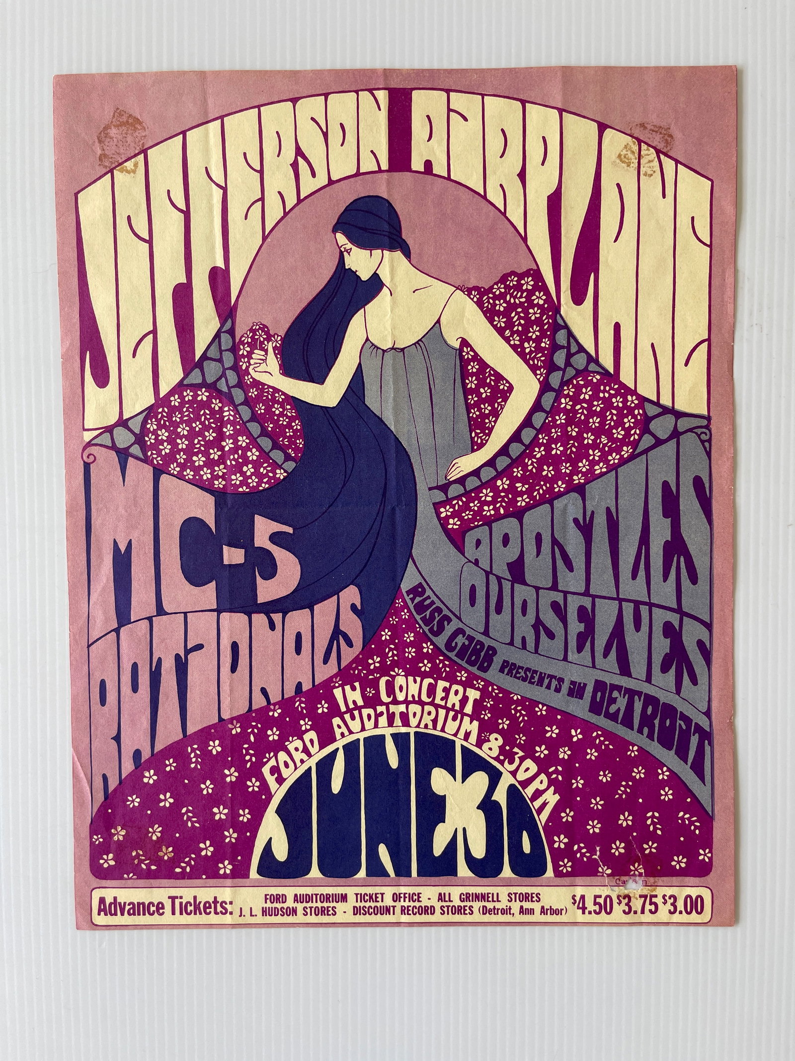 JEFFERSON AIRPLANE AND MC5 FORD AUDITORIUM HANDBILL: JEFFERSON AIRPLANE AND MC5 FORD AUDITORIUM HANDBILL. Original 1st printing 8&1/2 x 11" concert flyer for Jefferson Airplane appearing with MC5, the Rationals, Apostles and Ourselves at Ford Auditorium