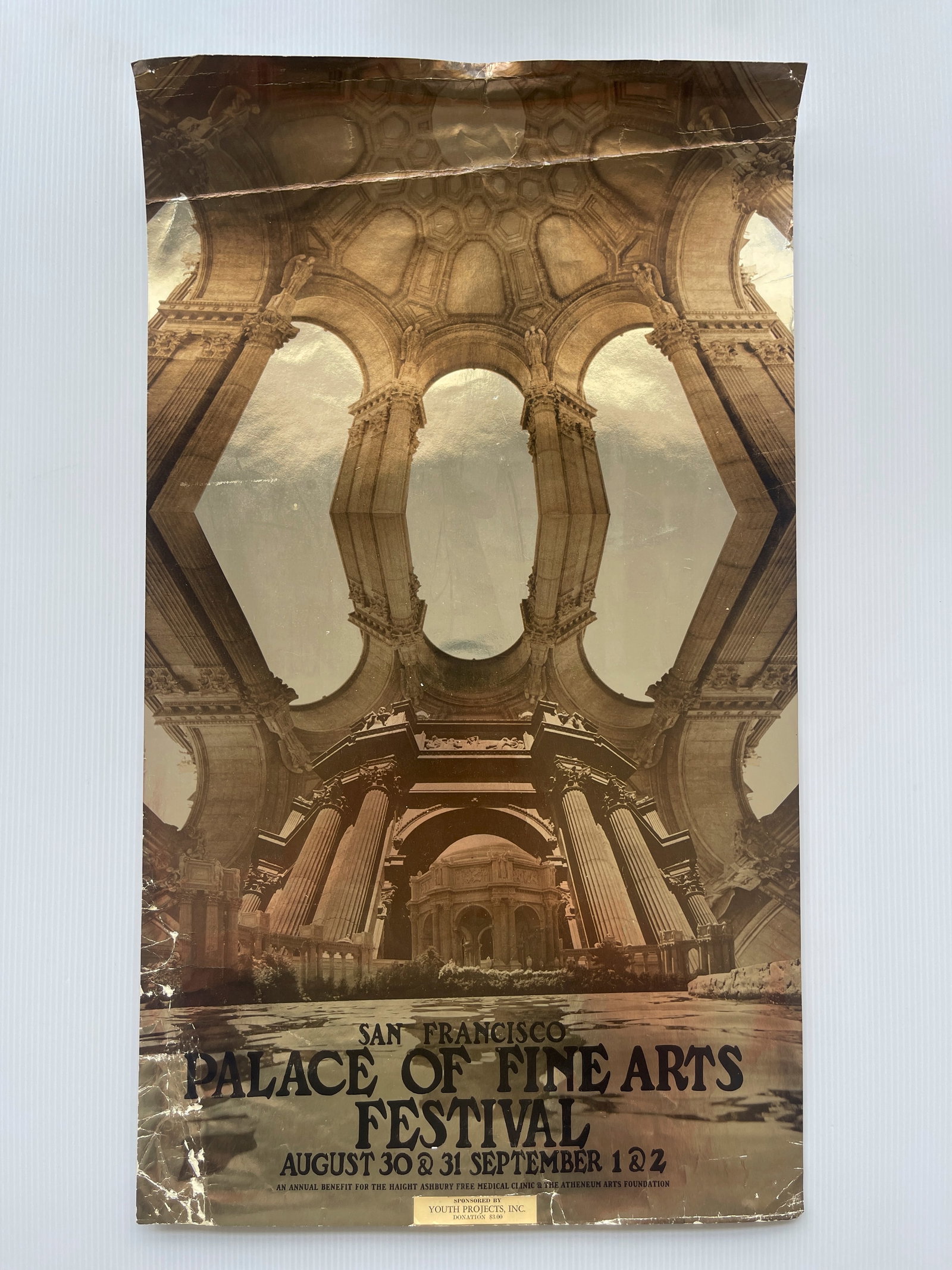 GRATEFUL DEAD PALACE OF FINE ARTS FESTIVAL: GRATEFUL DEAD PALACE OF FINE ARTS FESTIVAL. RARE. AOR 2.237 Palace of Fine Arts Festival SF 68 - 1st. 1968 Silver Foil Size:13.5 X 24. ACTUAL EVENT WAS CANCELED.EDGEWEAR SCUFFING. NEEDS TO BE SAVED !