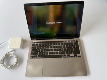 APPLE MACBOOK PRO 13" COMPUTER WITH CHARGING CABLE with new M1 chip