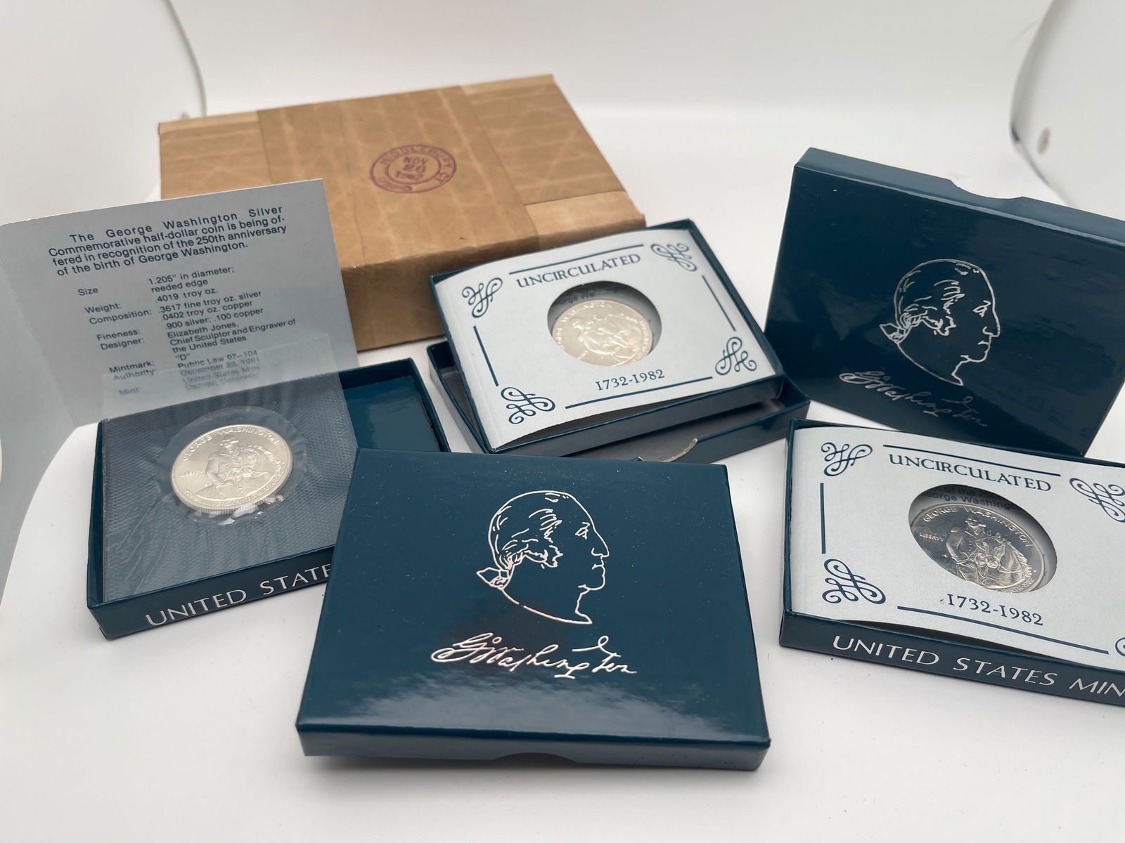 THE GEORGE WASHINGTON SILVER COMMEMORATIVE HALF-DOLLAR SET (1 of 1)