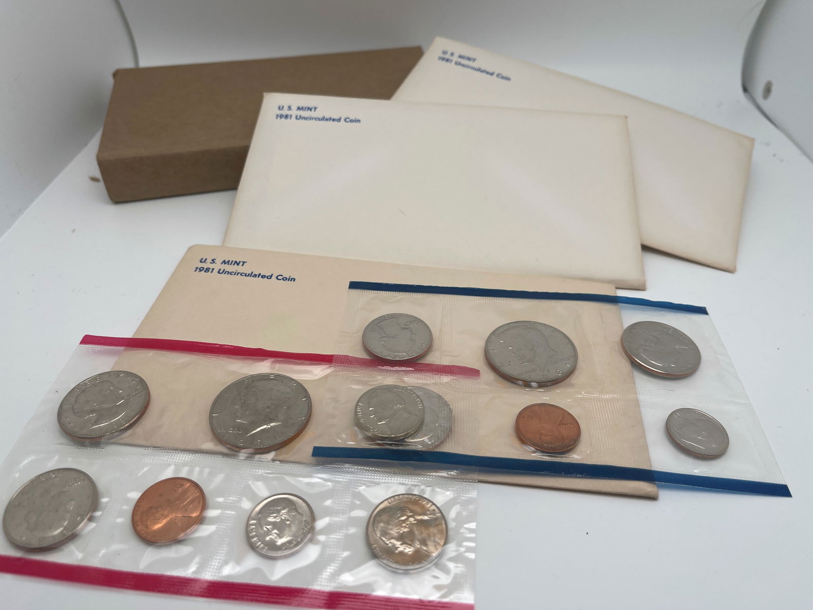 1981 UNITED STATES MINT UNCIRCULATED COIN SETS (1 of 1)