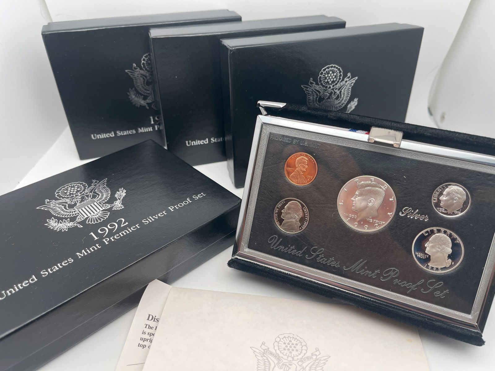 1992 UNITED STATES MINT PREMIER SILVER PROOF SET - MV: $20 (1 of 1)