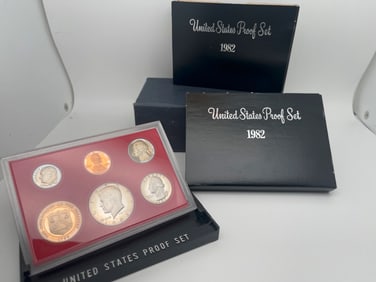 1982 UNITED STATES MINT PROOF SET - set of 2