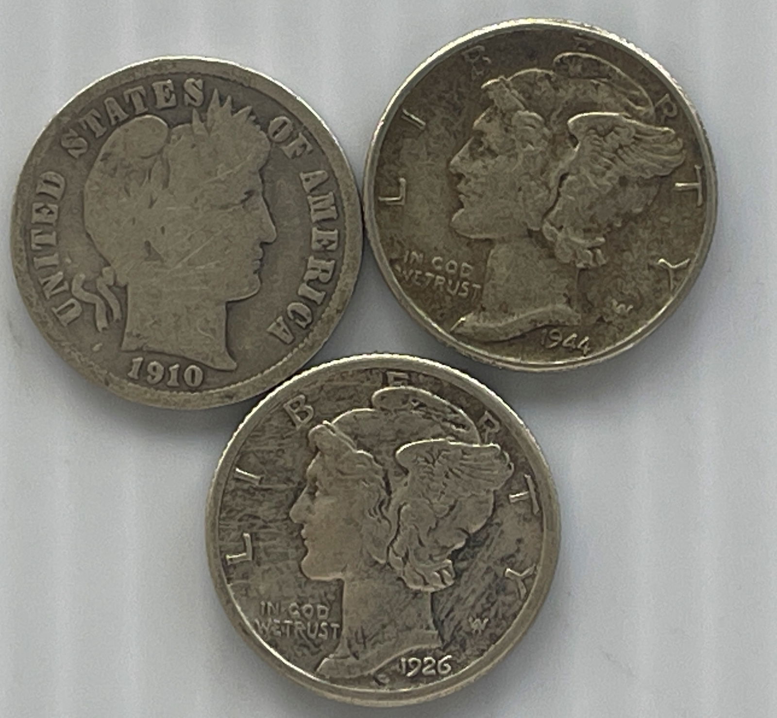 SMALL SET OF MERCURY DIMES (1 of 1)