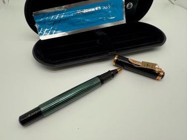 Pelikan R400 Roller Ball Pen Green & Black New In Box Beautiful Pen