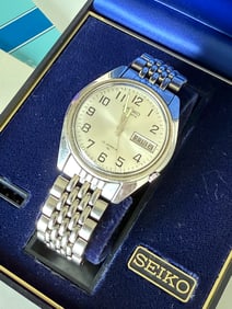 SEIKO WATCH / BOX / MANUALS