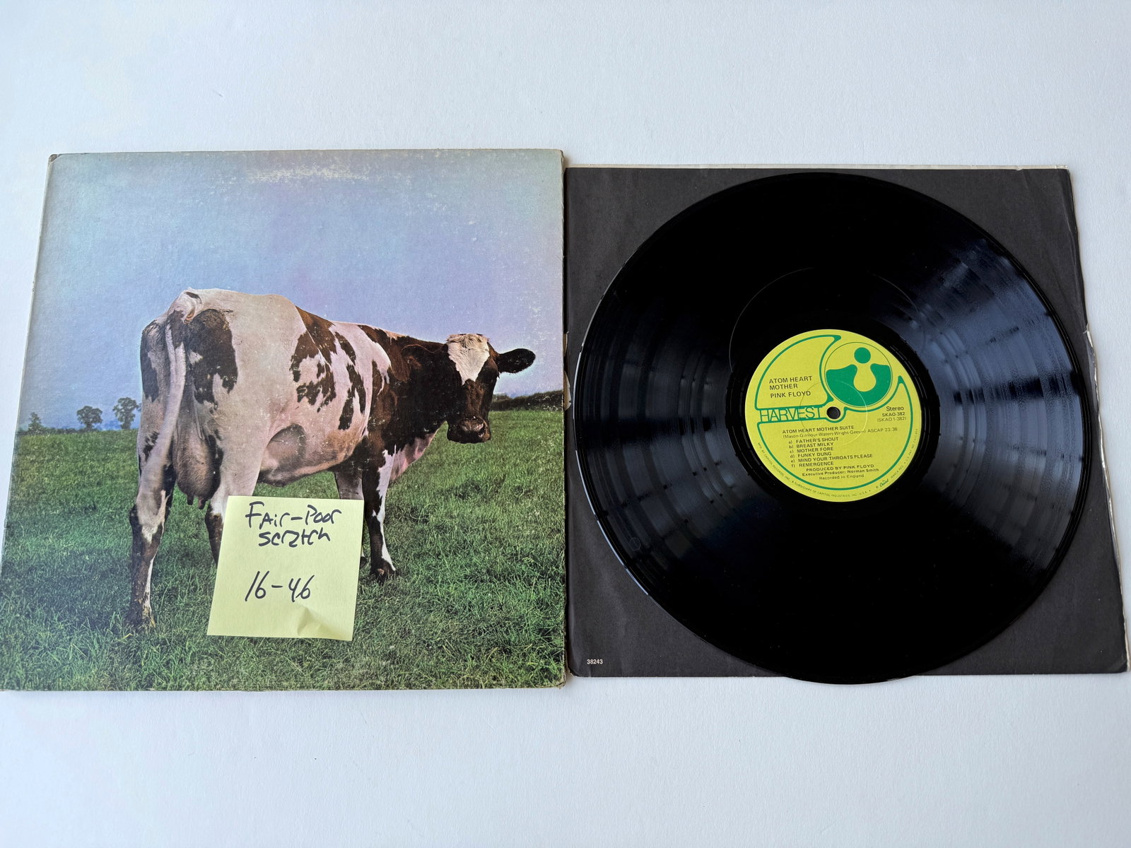 Pink Floyd - Atom Heart Mother: Pink Floyd - Atom Heart Mother . Harvest - SKAO-382