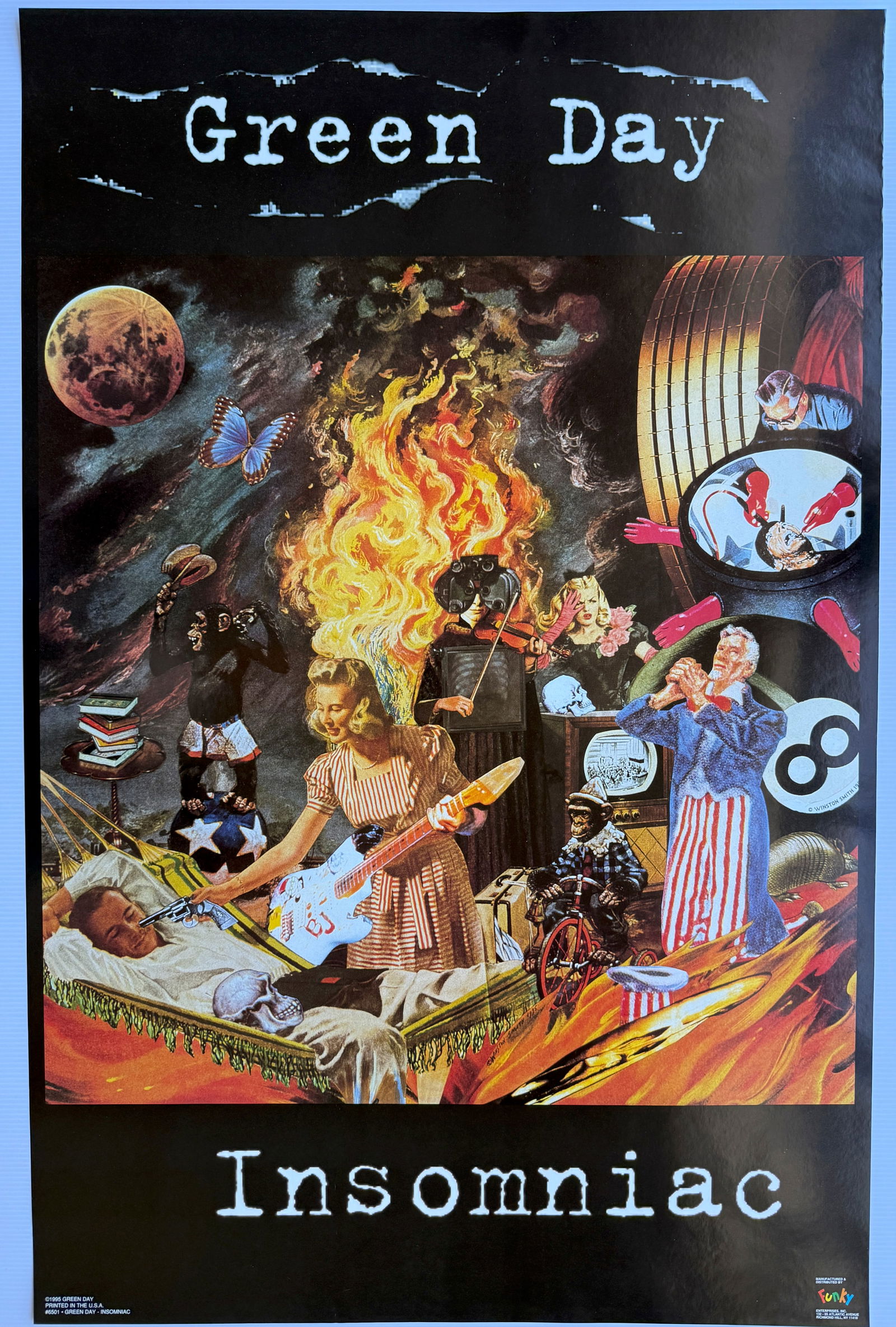 GREEN DAY - INSOMNIAC POSTER - 1995: GREEN DAY - INSOMNIAC POSTER. ABOUT 22 X 34. Insomniac is the fourth studio album by the American rock band Green Day, released on October 10, 1995, by Reprise Records. It was recorded at Hyde Street