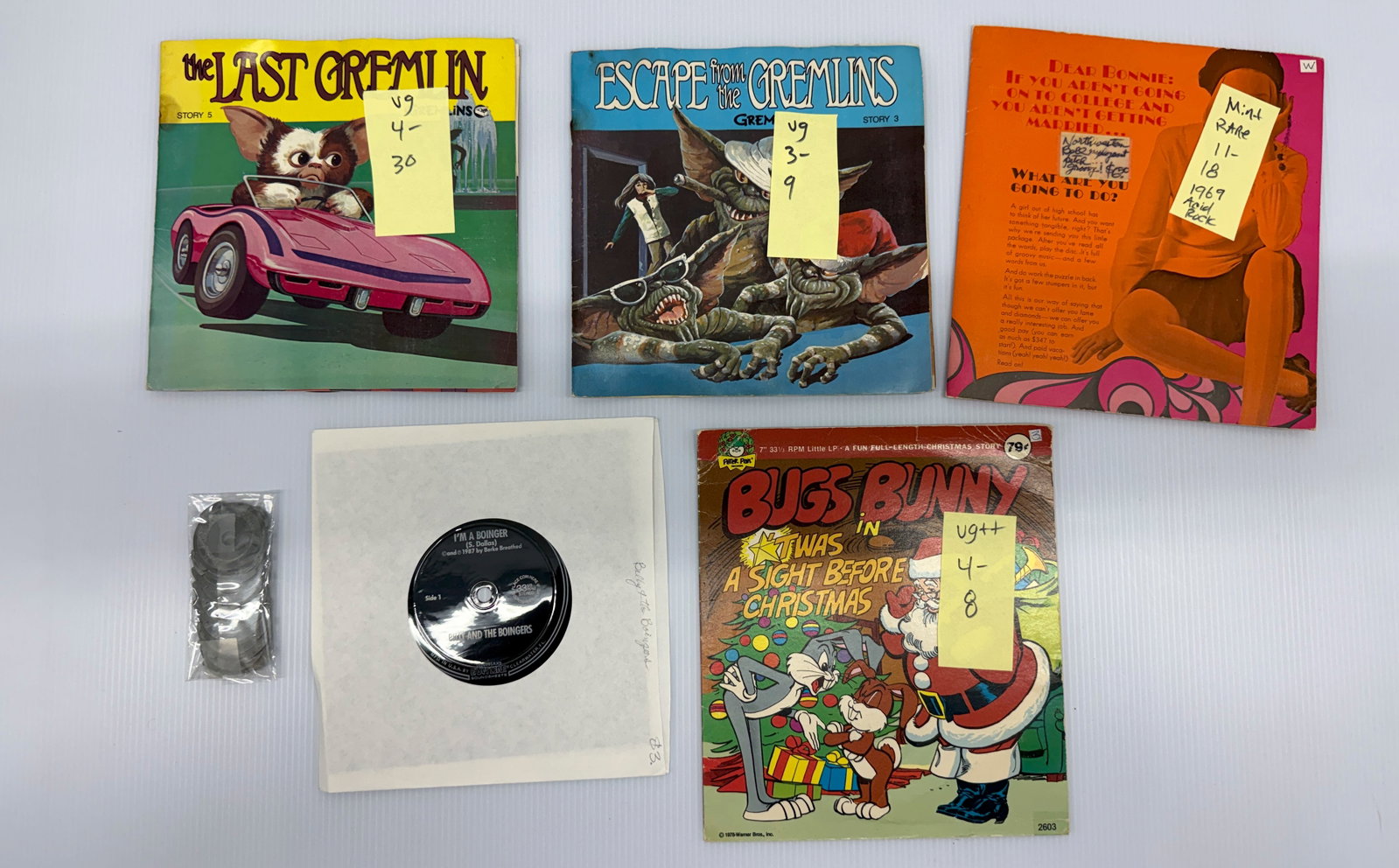 KIDS RARITIES WITH THE GREMLINS - 45s: KIDS RARITIES WITH THE GREMLINS - 45s. Added mint and rare 1969 ACID ROCK DEAR BONNIE.