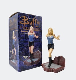 Buffy the Vampire Slayer 2000 Varner Studios Sculpture NIB
