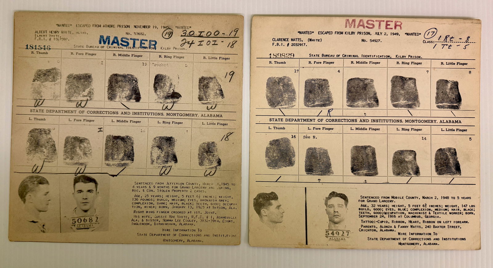 ORIGINAL FBI WANTED BULLETINS WITH FINGERPRINTS FROM ESCAPEES: ORIGINAL FBI WANTED BULLETINS WITH FINGERPRINTS FROM ESCAPED PRISONERS. 1945 AND 1949. FRAMEABLE ART.