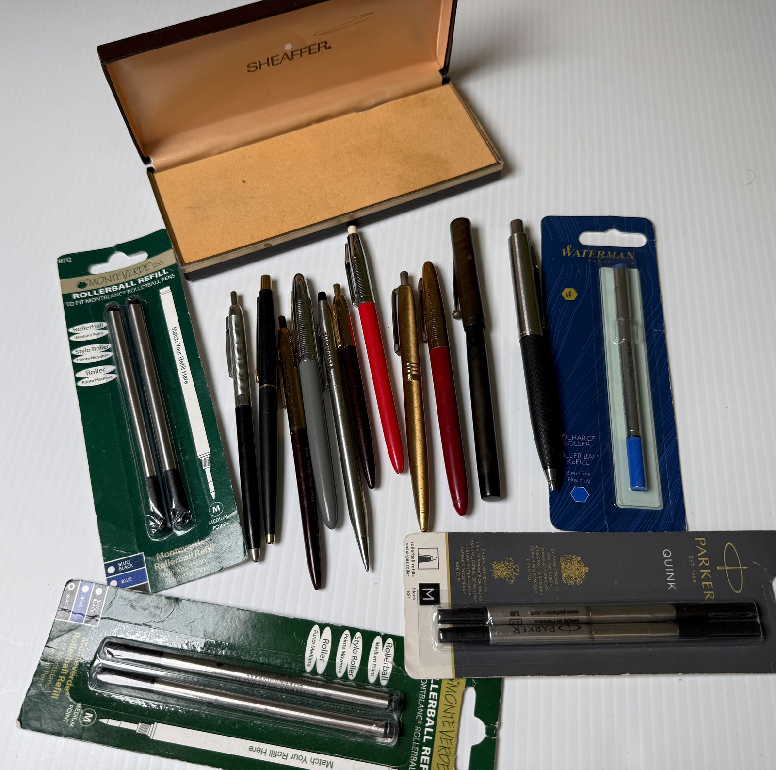 VINTAGE ASSORTED PEN COLLECTION (1 of 2)