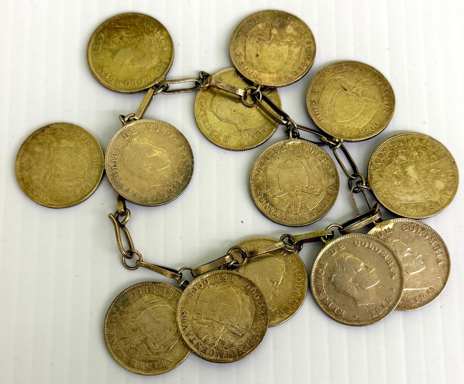 COLUMBIA 20 CENTAVOS BRACELET - 1941 (1 of 4)