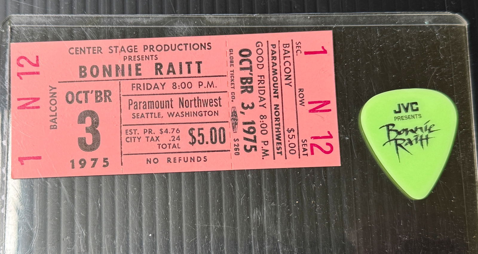 BONNIE RAITT TICKET STUB AND PICK SET 1975: BONNIE RAITT TICKET STUB AND PICK SET