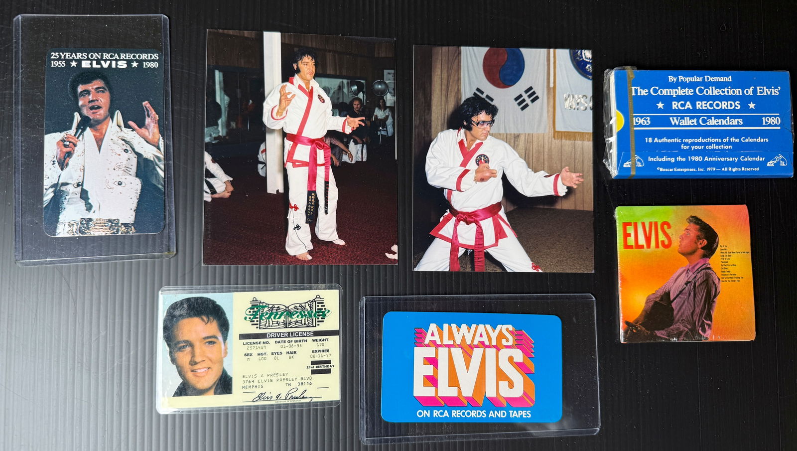 ELVIS PRESLEY COLLECTOR KIT WITH PHOTOS (1 of 2)