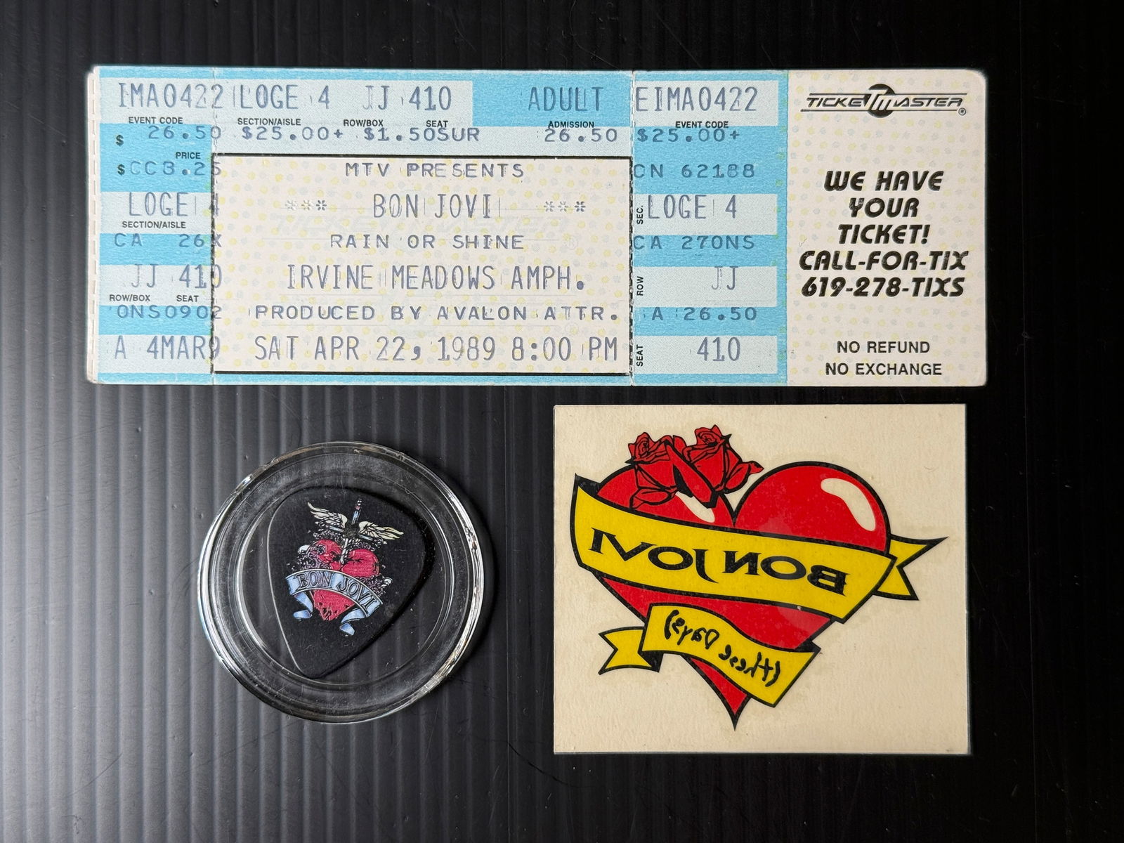 BON JOVI GUITAR PICK & TICKET & TATTOO: BON JOVI GUITAR PICK & 1989 TICKET & TEMPORARY TATTOO
