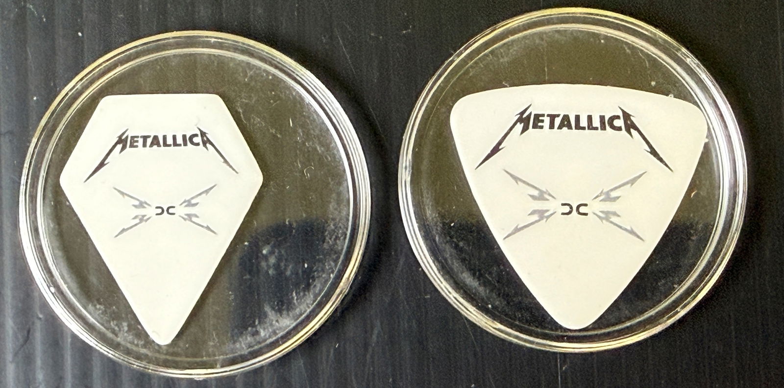 METALLICA GUITAR PICKS: METALLICA GUITAR PICKS