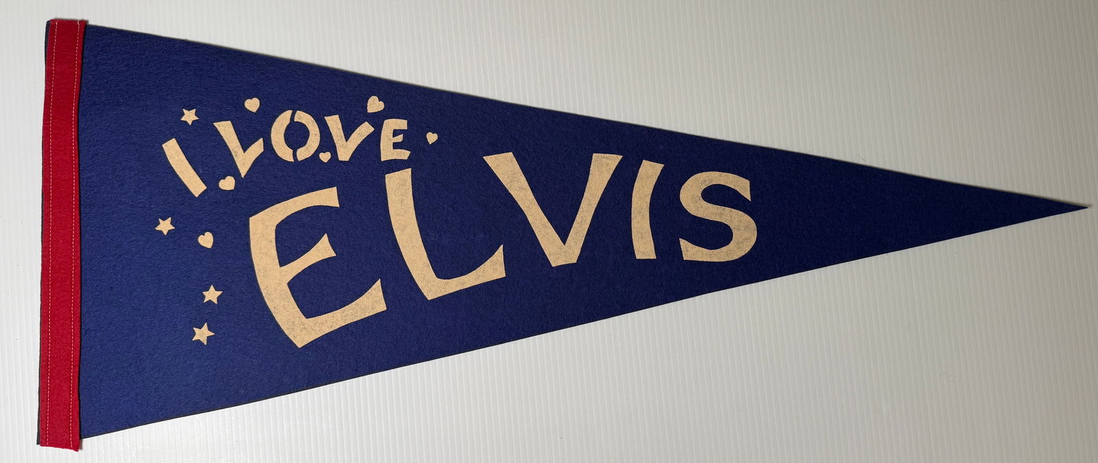 I LOVE ELVIS FLAG PENNANT - 1970 ORIGINAL NOS: NEW OLD STOCK. about 30 inches wide. purchased the entire contents of this business that closed in the 70's. These never saw the light of day !
