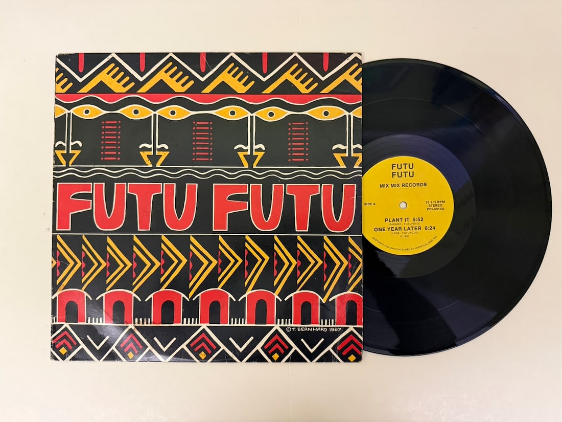 FUTU SIGNED RAGGAE ALBUM: FUTU SIGNED RAGGAE ALBUM - 1987 American, African, Caribbean world beat dance sound PRODUCED BY TONY LEVIN (KING CRIMSON) AND SIGNED BY CHRIS AND TED.