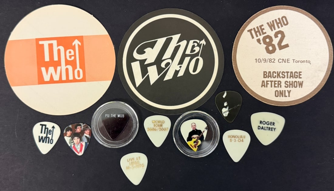 THE ULTIMATE WHO BACKSTAGE PASS AND PICK SET: THE ULTIMATE WHO BACKSTAGE PASS AND PICK SET