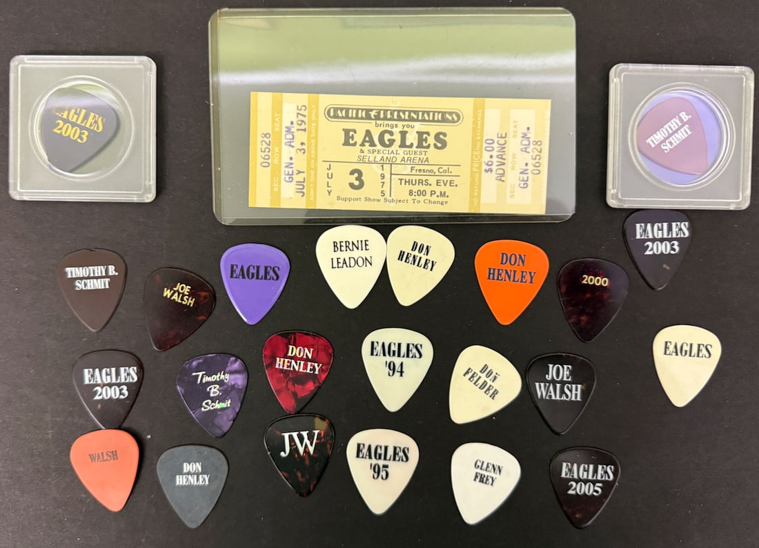 THE ULTIMATE EAGLES BACKSTAGE PASS AND PICK SET: THE ULTIMATE EAGLES BACKSTAGE PASS AND PICK SET