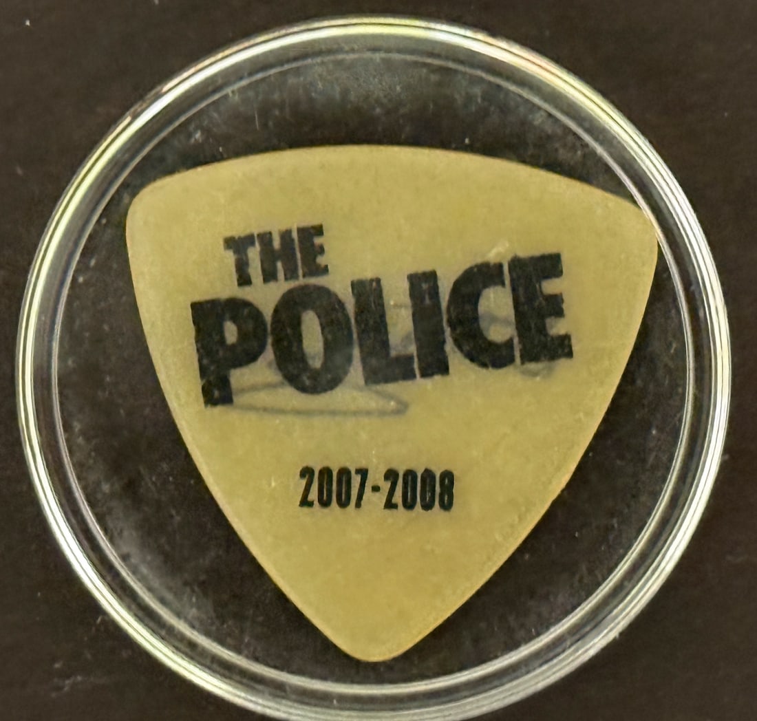 THE POLICE GUITAR PICK: THE POLICE GUITAR PICK