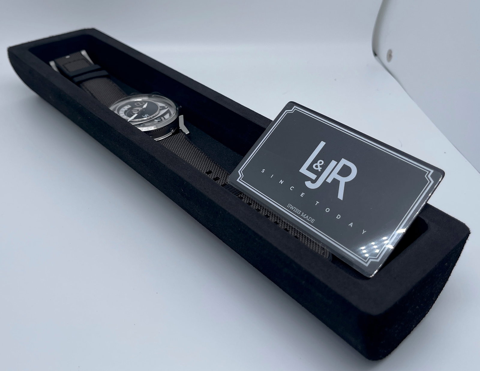 L&JR QUARTZ MODEL S1303 - 8