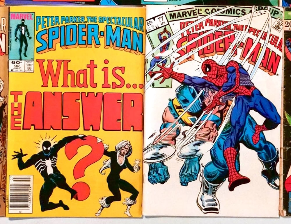 THE ULTIMATE SPIDER-MAN COMIC BOOK SET - 4