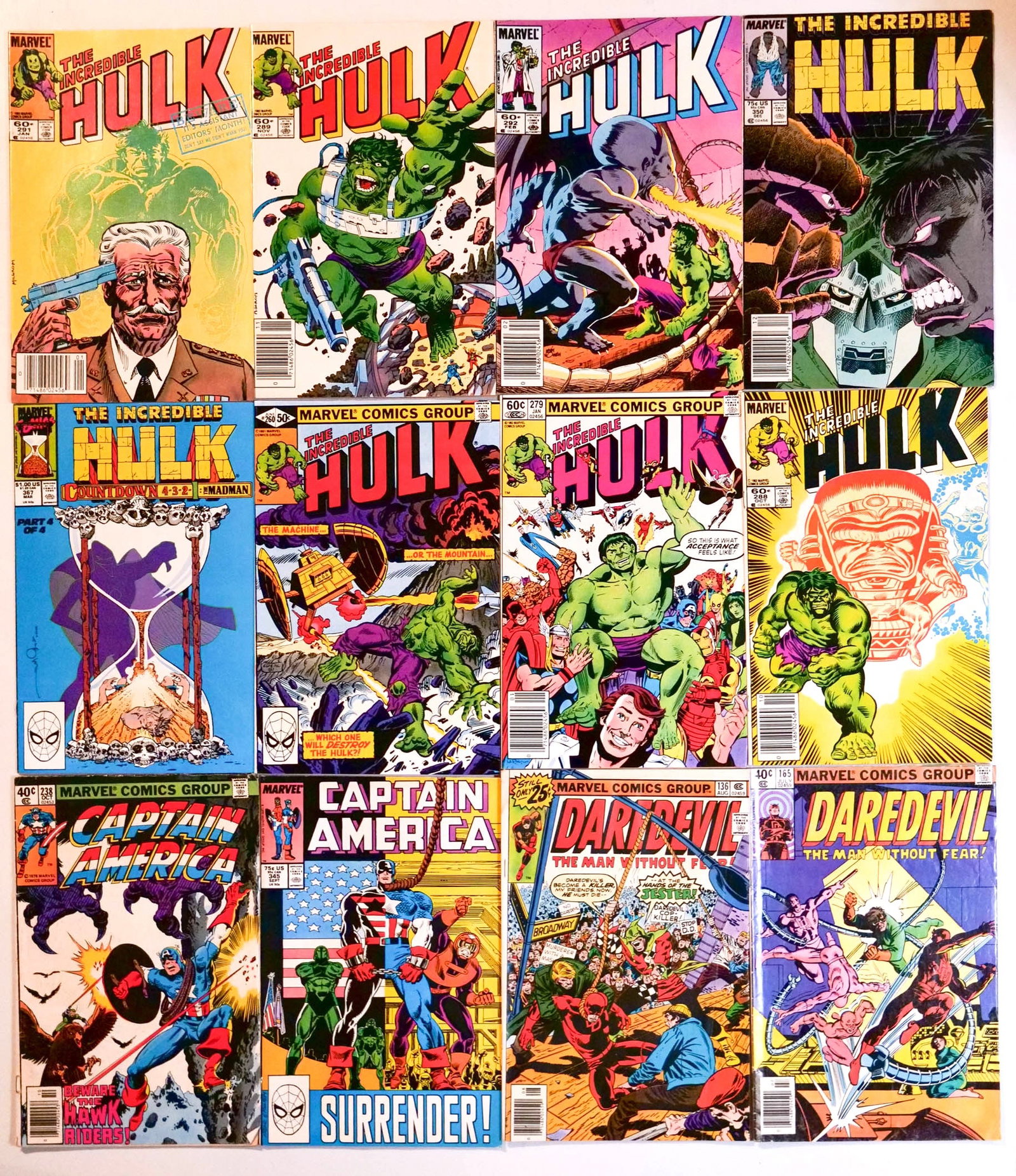 INCREDIBLE HULK COLLECTOR SET OF. COMICS WITH DAREDEVIL (1 of 1)