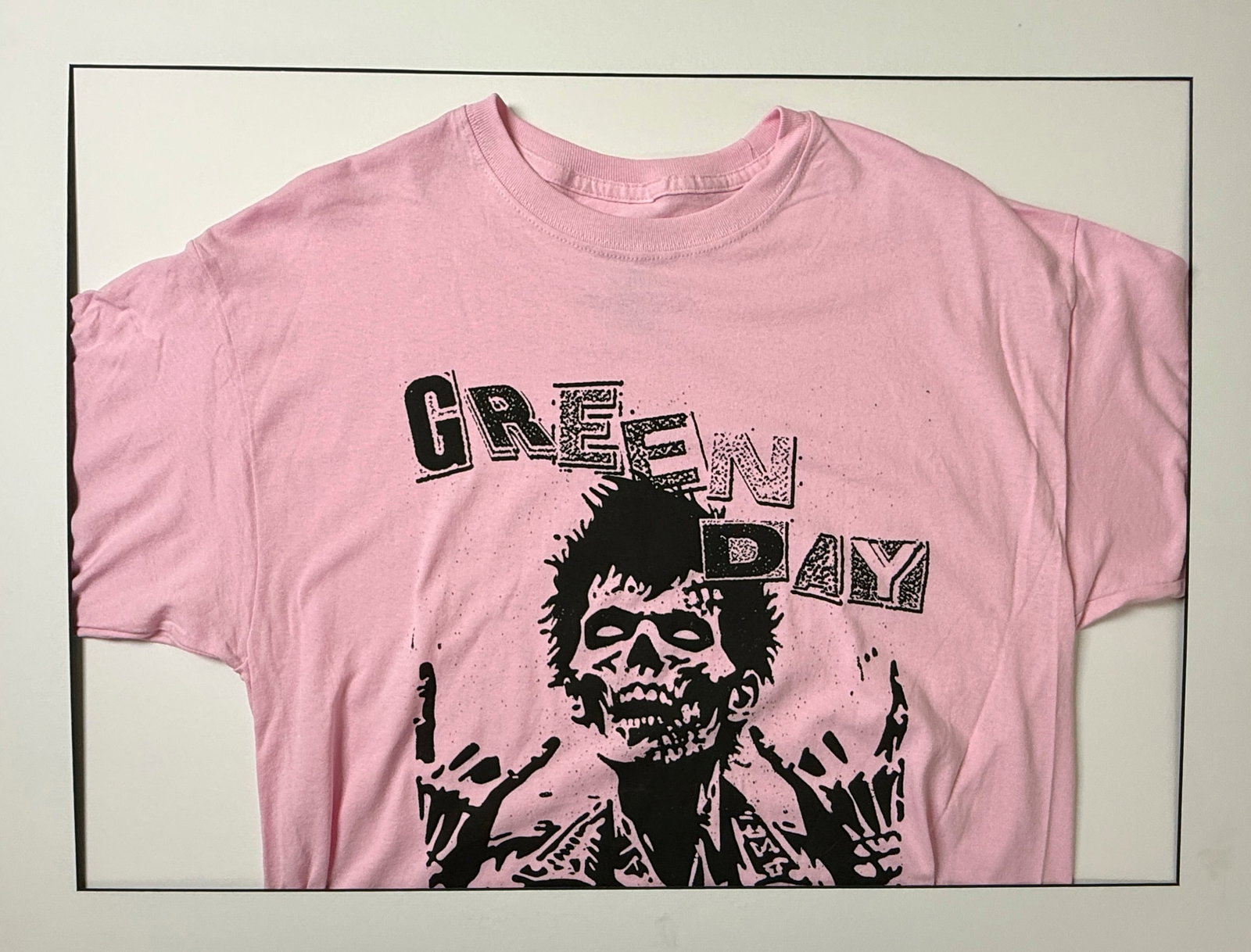 GREEN DAY LARGE SHORT SLEEVE T-SHIRT (1 of 4)