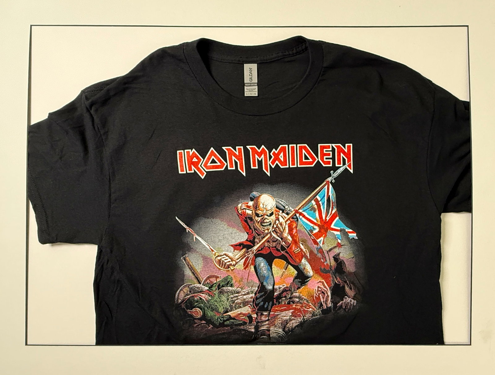 IRON MAIDEN LARGE SHORT SLEEVE T-SHIRT (1 of 3)