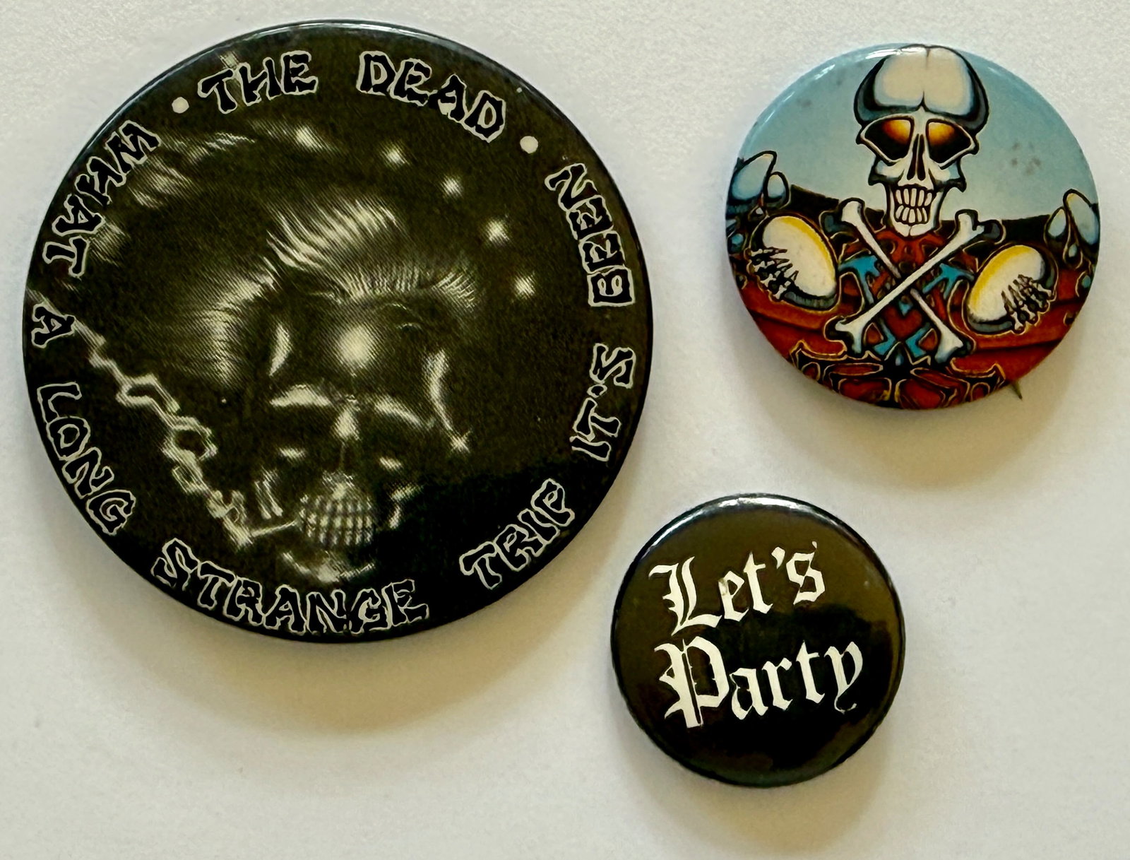 GRATEFUL DEAD - BUTTON SET - WITH AOXOMOXOA ART: GRATEFUL DEAD - BUTTON SET - WITH AOXOMOXOA ART BUTTON, WHAT A LONG STRANGE TRIP IT’S BEEN, AND LETS PARTY