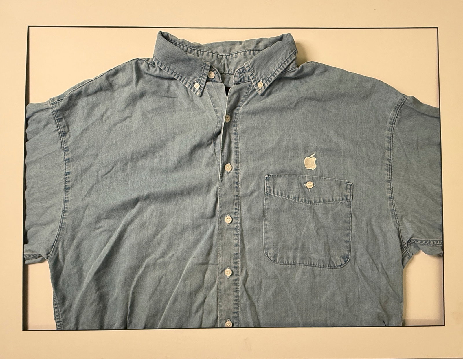 APPLE LARGE DENIM EMPLOYEE LONG SLEEVE BUTTON-UP SHIRT (1 of 3)