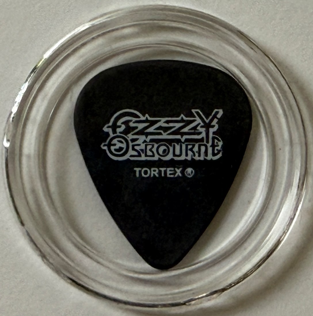 OZZY OSBORNE GUITAR PICK: OZZY OSBORNE GUITAR PICK - ZAKK WYLDE