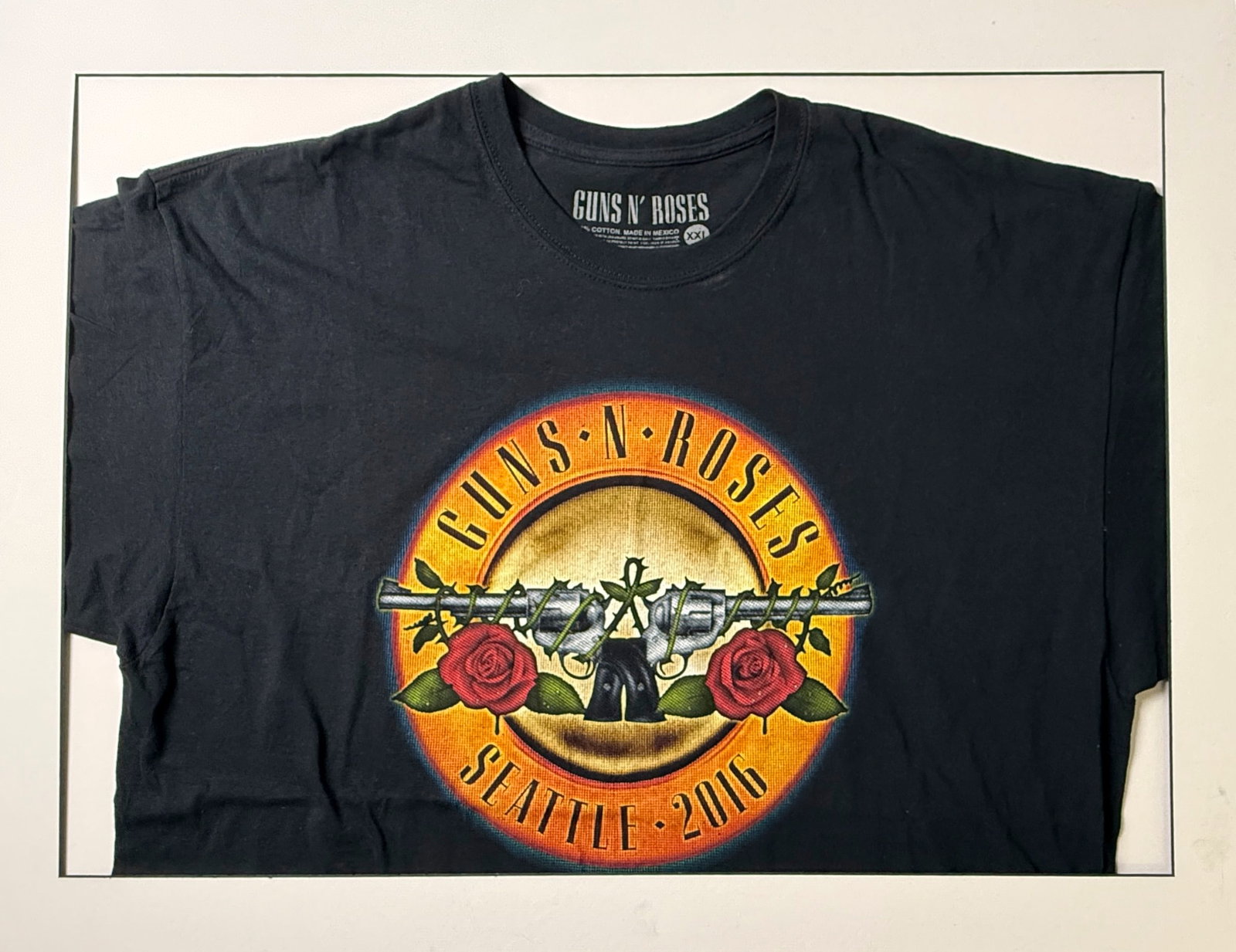 GUNS N ROSES SEATTLE 2016 T-SHIRT (1 of 4)