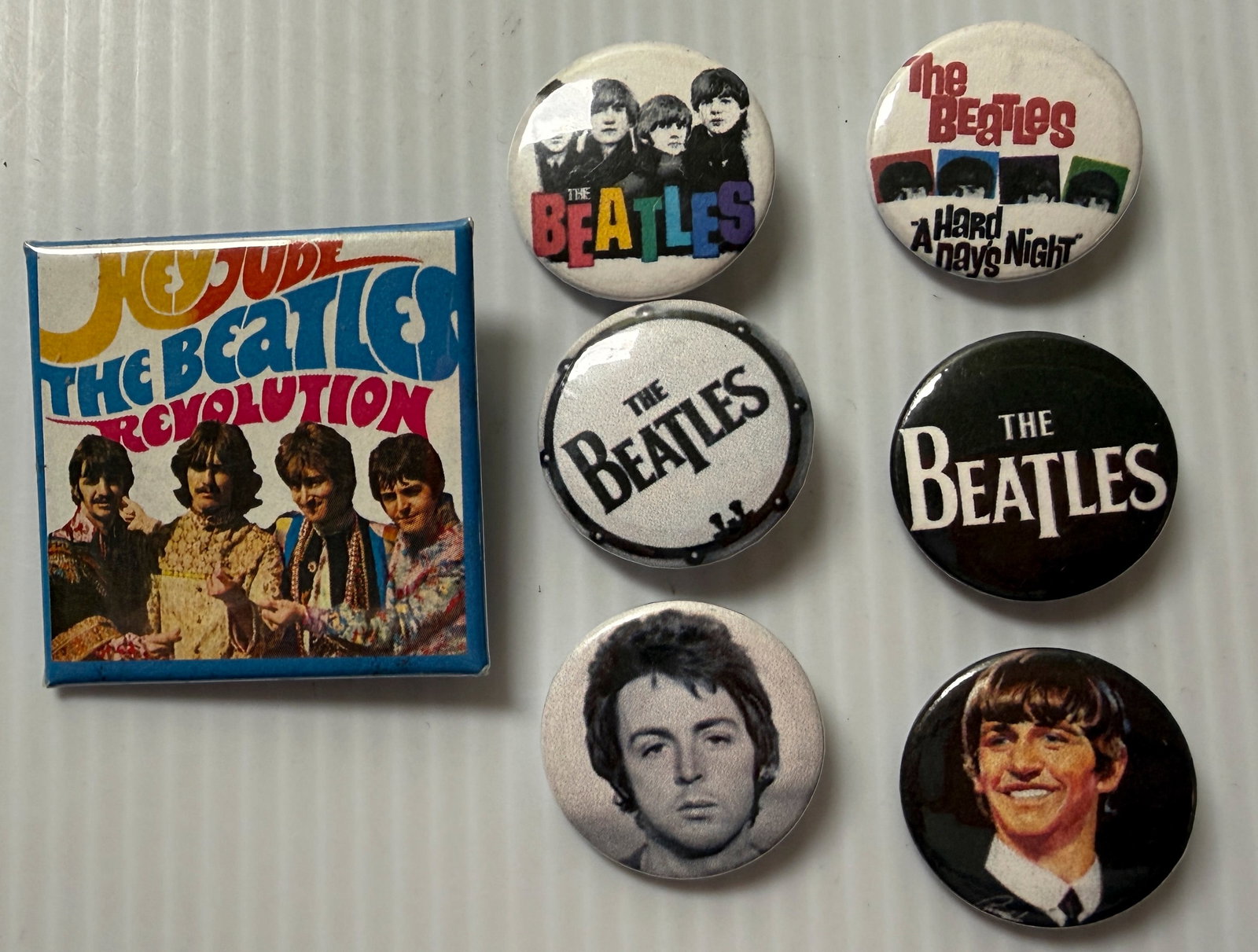 BEATLES BUTTON SET (1 of 1)