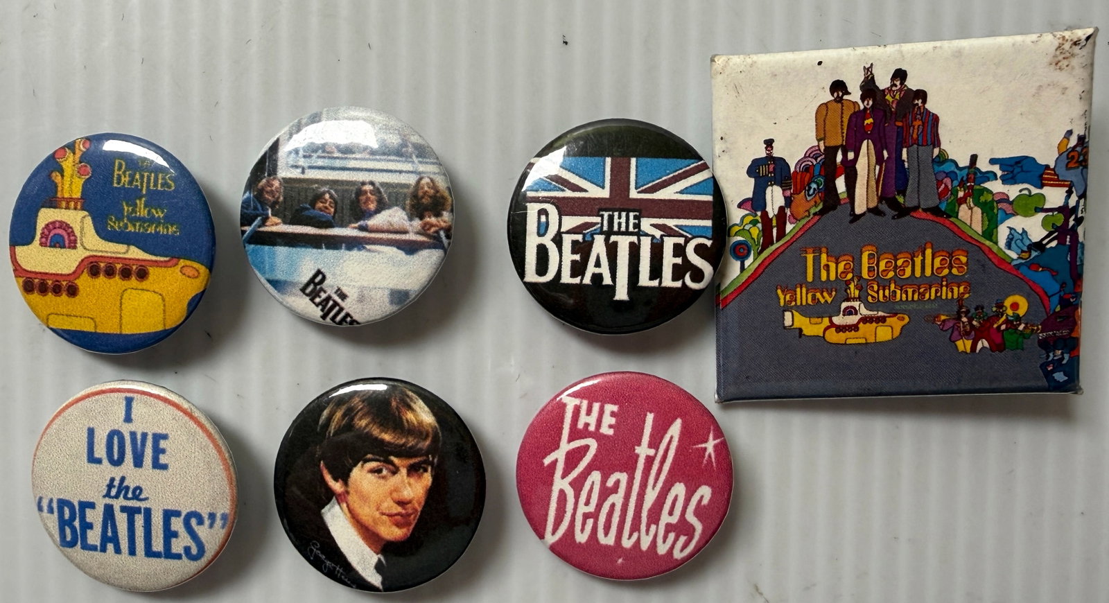 BEATLES BUTTON SET (1 of 1)