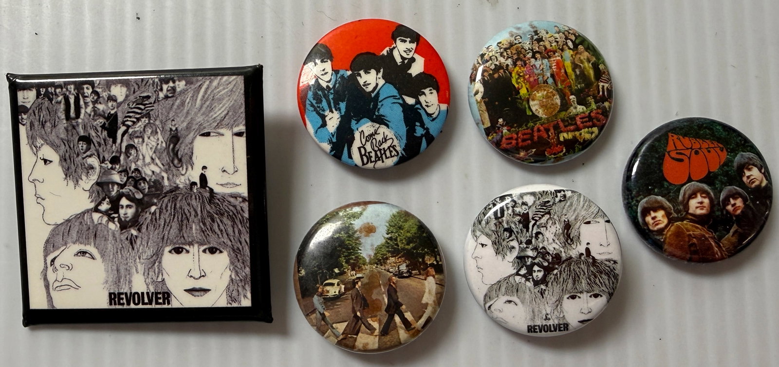 BEATLES BUTTON SET (1 of 1)