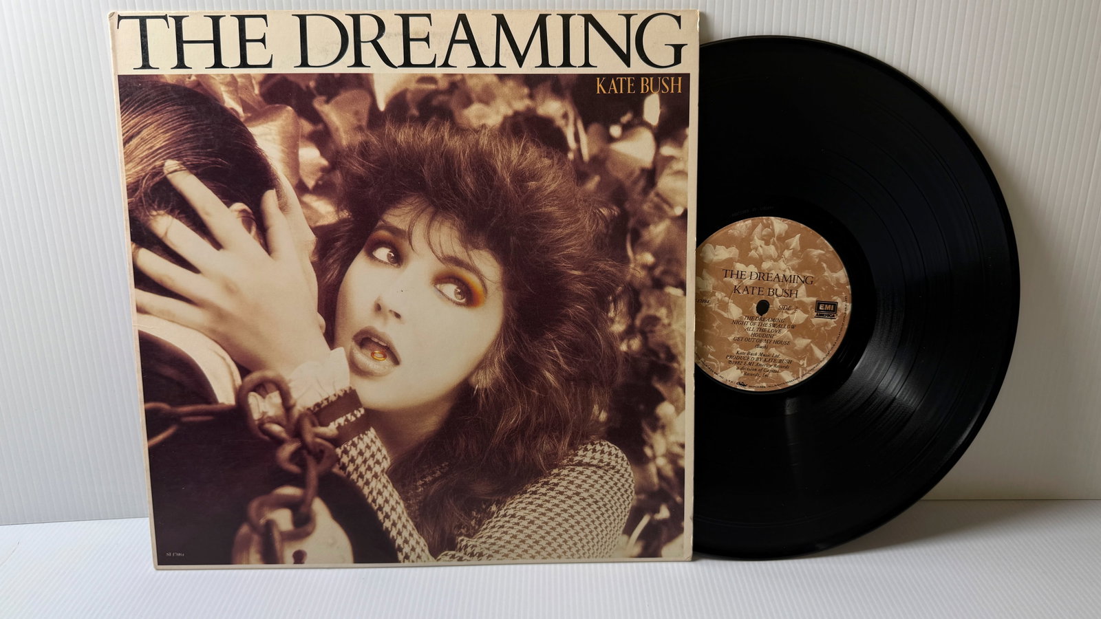 KATE BUSH - THE DREAMING (1 of 1)